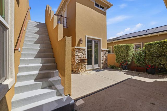 300 Saint Boswell Ct, El Dorado Hills, CA 95762