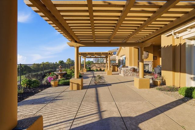 300 Saint Boswell Ct, El Dorado Hills, CA 95762
