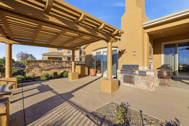 300 Saint Boswell Ct, El Dorado Hills, CA 95762