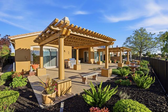 300 Saint Boswell Ct, El Dorado Hills, CA 95762