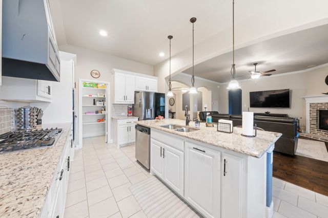 2611 Alden Lane, Mansfield, TX 76084