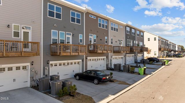 987 Parkstone Towne Boulevard, Knightdale, NC 27545
