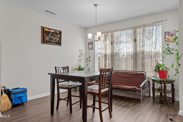 987 Parkstone Towne Boulevard, Knightdale, NC 27545