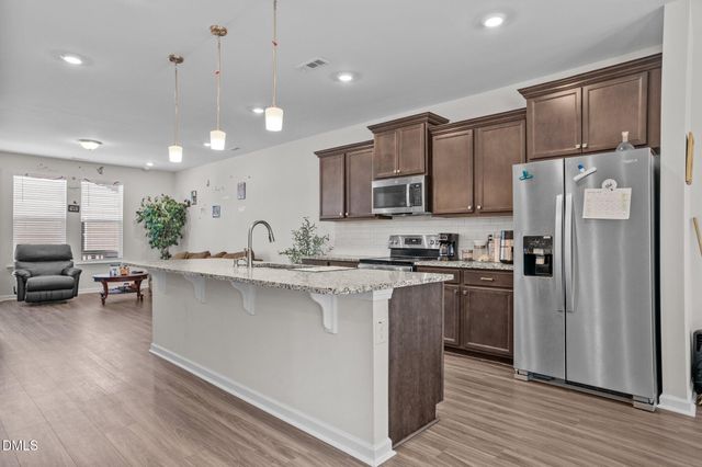 987 Parkstone Towne Boulevard, Knightdale, NC 27545