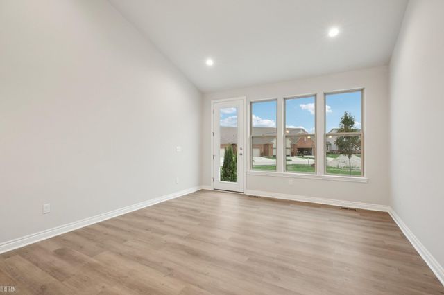 48323 Whittington Drive, Chesterfield Twp, MI 48047