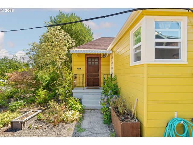 5304 Se CENTER St, Portland, OR 97206