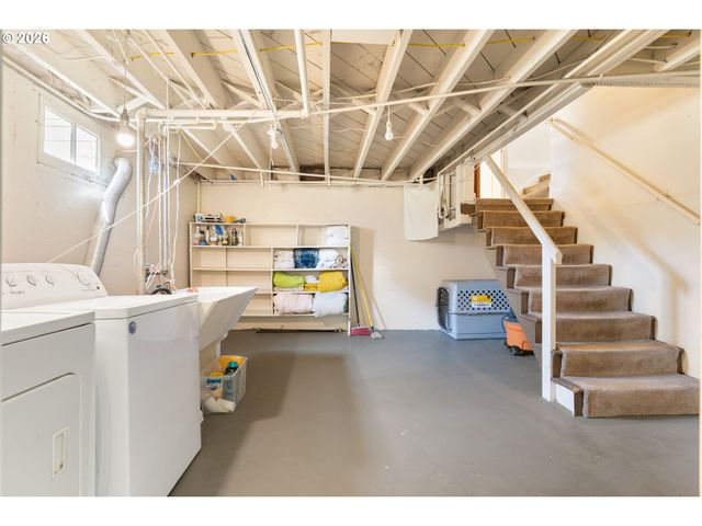 5304 Se CENTER St, Portland, OR 97206