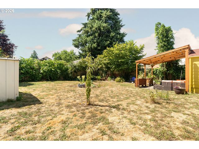 5304 Se CENTER St, Portland, OR 97206