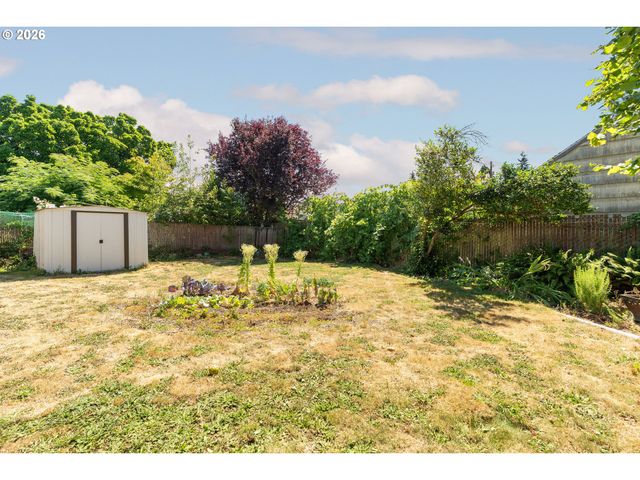 5304 Se CENTER St, Portland, OR 97206