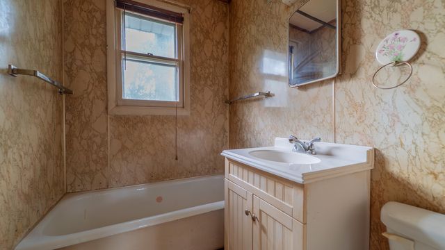1365 Federal Avenue, La Porte, IN 46350