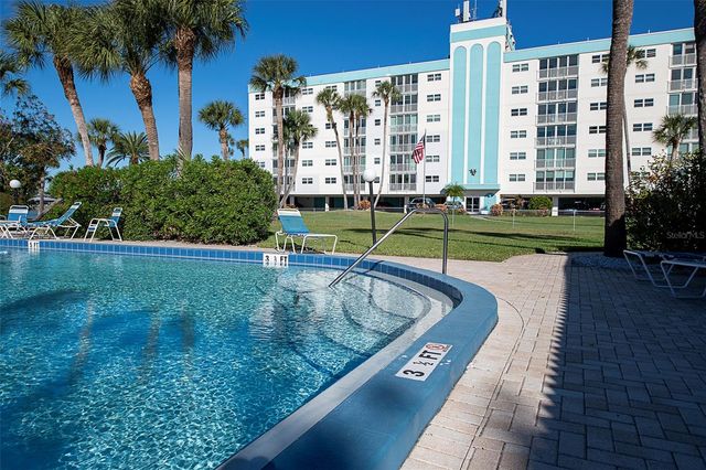 10215 REGAL DRIVE 14, Largo, FL 33774