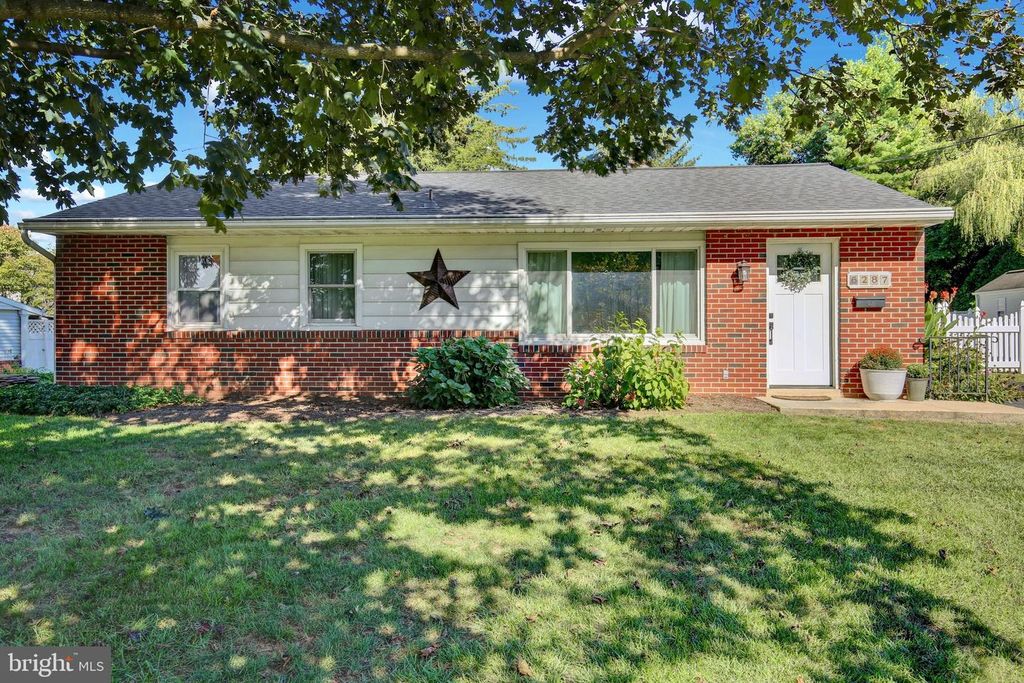 6287 CARPENTER ST, East Petersburg, PA 17520