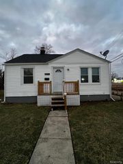 8695 Evergreen Avenue, Detroit, MI 48228