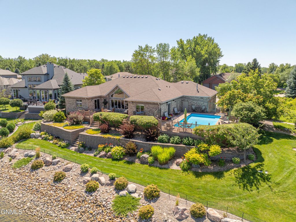 1524 &1534 Buccaneer Place, Bismarck, ND 58504