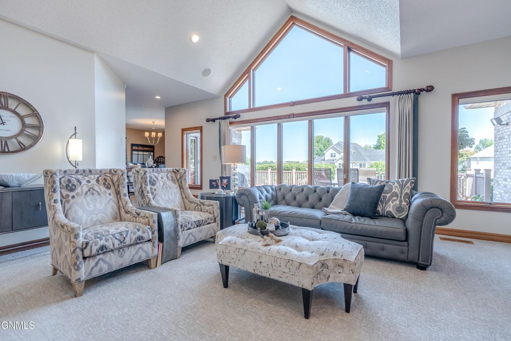 1524 &1534 Buccaneer Place, Bismarck, ND 58504 photo 12