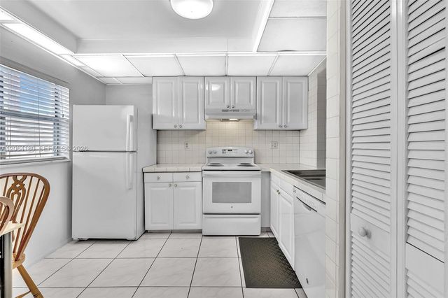 8852 W Mcnab Road 203, Tamarac, FL 33321