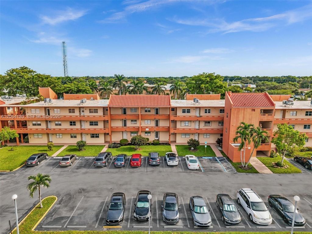 8852 W Mcnab Road 203, Tamarac, FL 33321