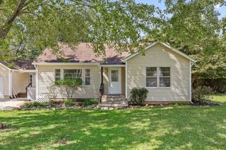 1019 N Dennis Avenue, Jasper, TN 37347