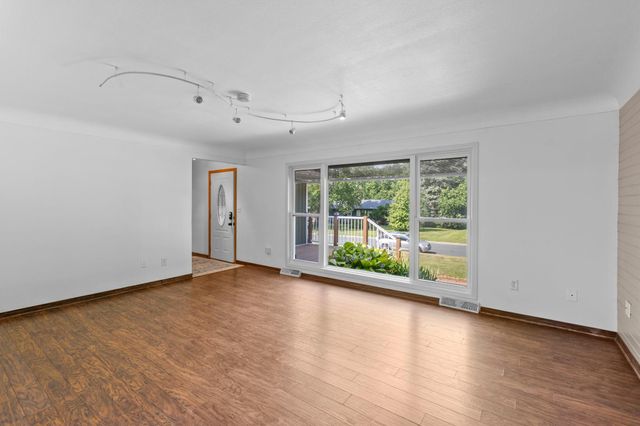 13709 Thomas Avenue S, Burnsville, MN 55337