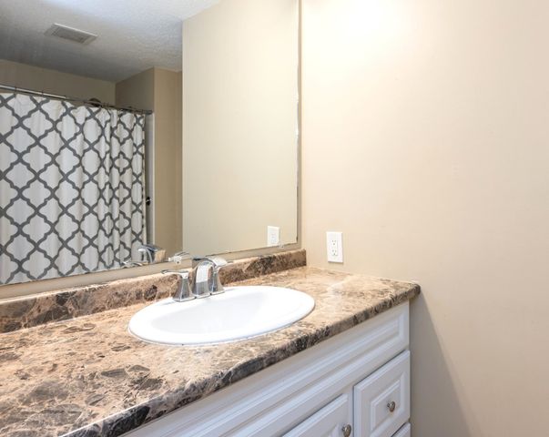 H2 Black Oak Drive # 2, Nashua, NH 03062