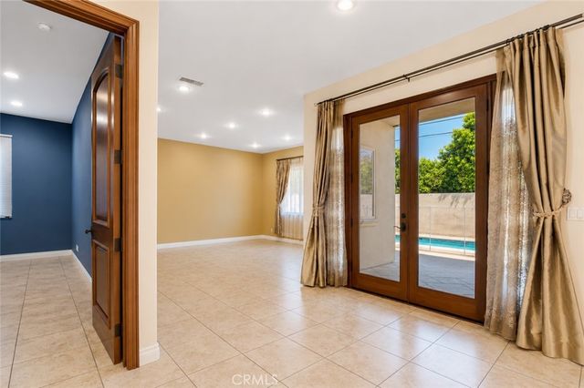 18267 Valley Vista Boulevard, Tarzana, CA 91356