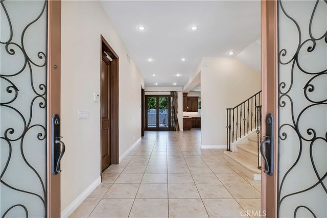 18267 Valley Vista Boulevard, Tarzana, CA 91356