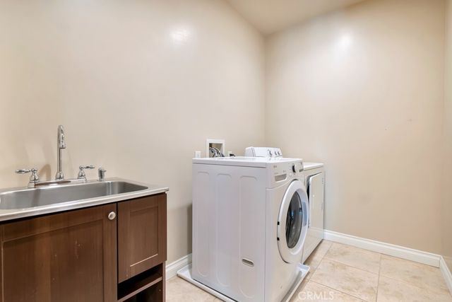 18267 Valley Vista Boulevard, Tarzana, CA 91356