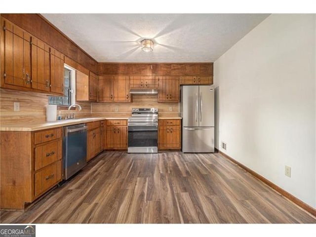 175 Slicky Rock Court, Riverdale, GA 30274