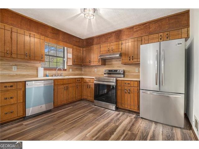 175 Slicky Rock Court, Riverdale, GA 30274