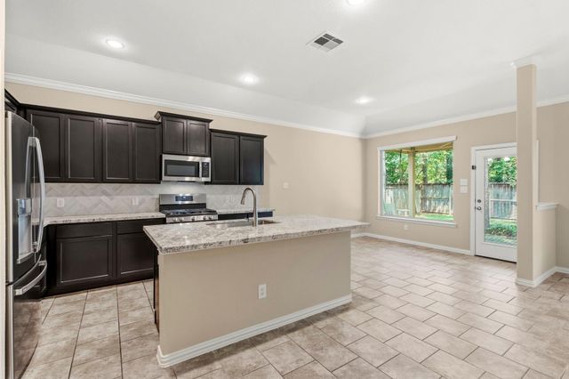 34 Sawbridge Circle, The Woodlands, TX 77389