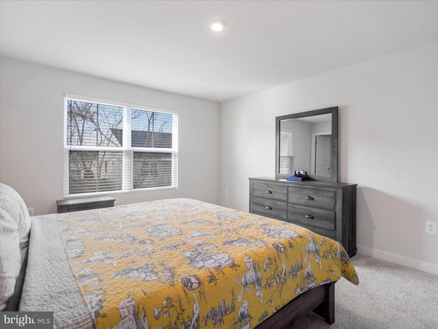 1864 SHANNON DR S, Greencastle, PA 17225