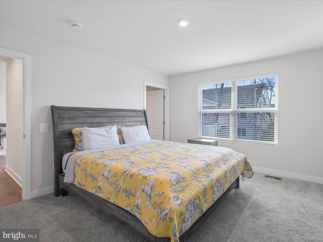 1864 SHANNON DR S, Greencastle, PA 17225