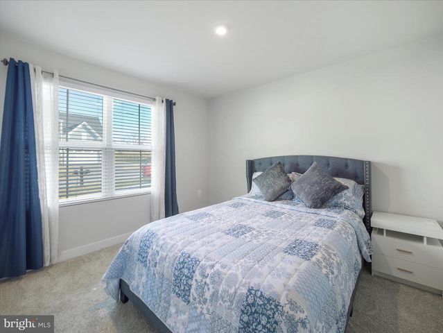 1864 SHANNON DR S, Greencastle, PA 17225