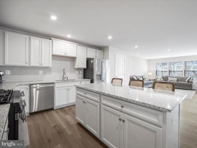 1864 SHANNON DR S, Greencastle, PA 17225