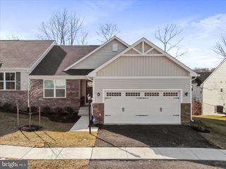 1864 SHANNON DR S, Greencastle, PA 17225