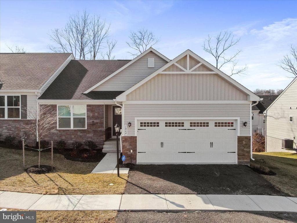 1864 SHANNON DR S, Greencastle, PA 17225