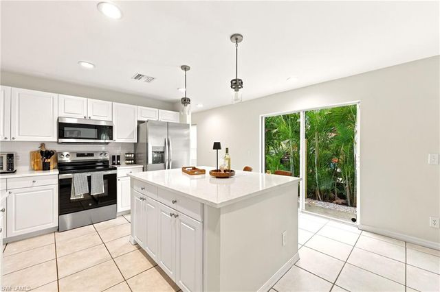10650 Ragsdale ST, Bonita Springs, FL 34135