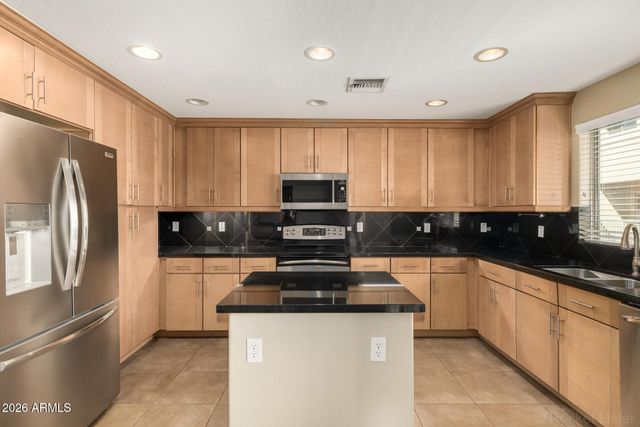 815 E ROSE Lane 129, Phoenix, AZ 85014