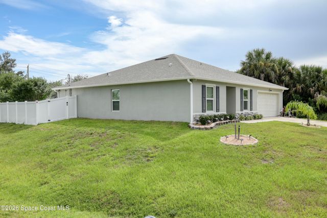 102 Fayetteville Street SW, Palm Bay, FL 32908