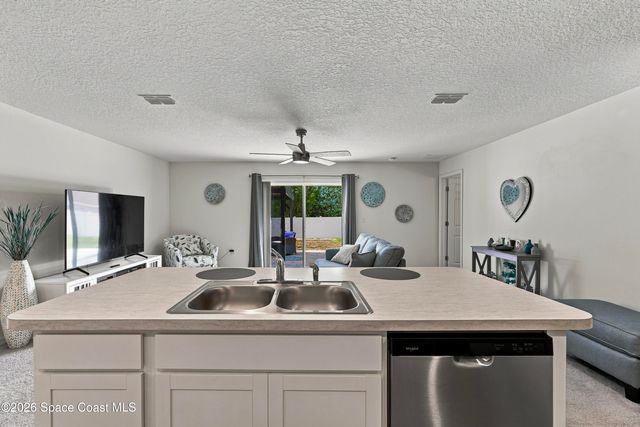 102 Fayetteville Street SW, Palm Bay, FL 32908
