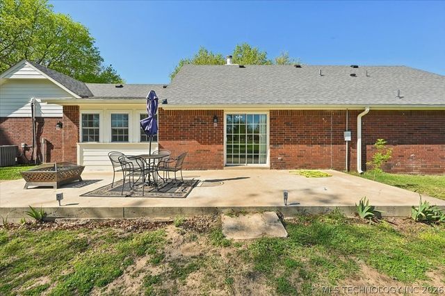 8302 E Browning Avenue, Claremore, OK 74019