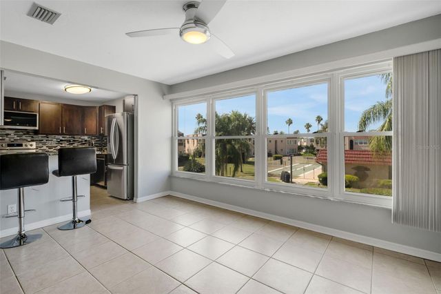 218 DOGWOOD CIRCLE 218, Seminole, FL 33777