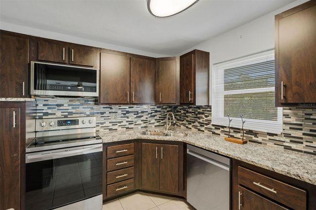 218 DOGWOOD CIRCLE 218, Seminole, FL 33777