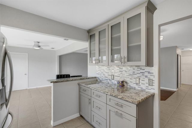 218 DOGWOOD CIRCLE 218, Seminole, FL 33777