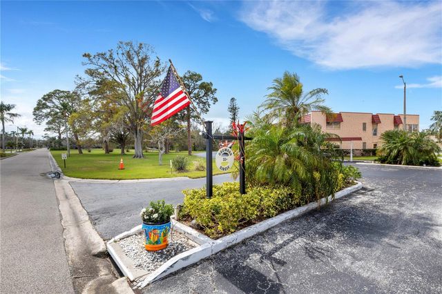 218 DOGWOOD CIRCLE 218, Seminole, FL 33777