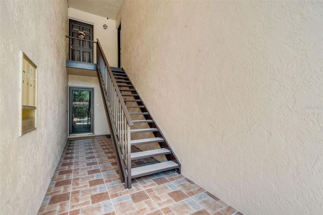 218 DOGWOOD CIRCLE 218, Seminole, FL 33777