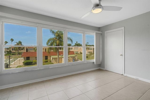 218 DOGWOOD CIRCLE 218, Seminole, FL 33777