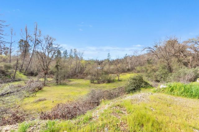 10121 Valley Dr, Rough And Ready, CA 95975
