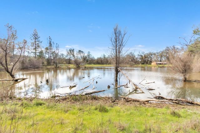 10121 Valley Dr, Rough And Ready, CA 95975