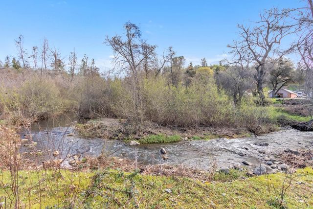 10121 Valley Dr, Rough And Ready, CA 95975